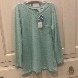 NWT Girls long sleeve t-shirt. Size L.
